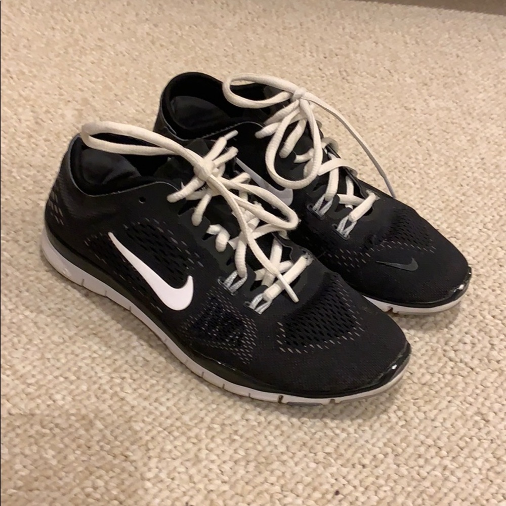 Women’s Nike sneakers